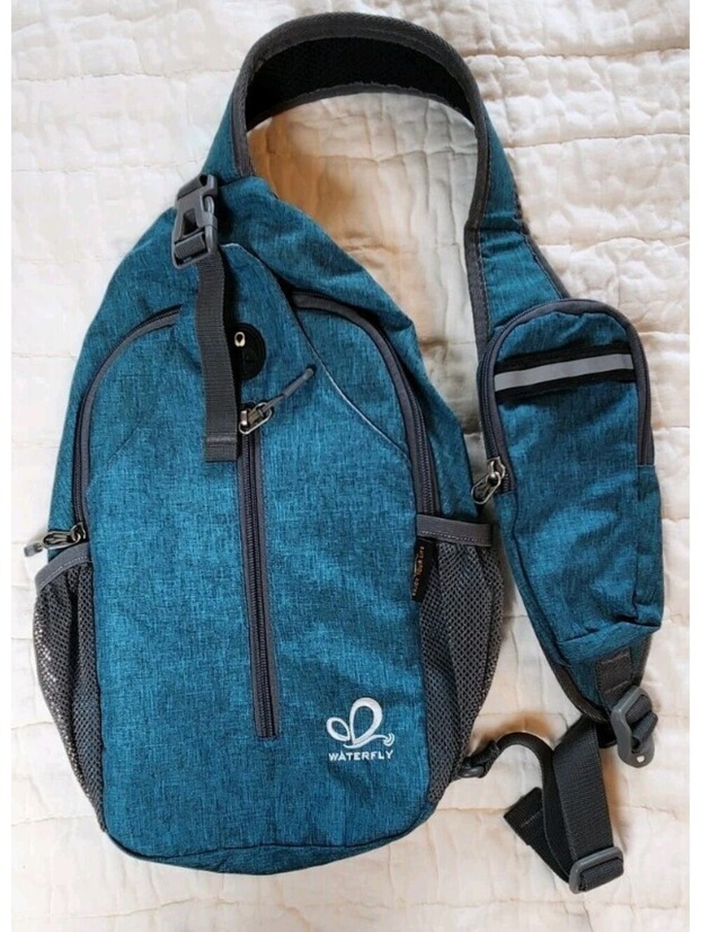 Waterfly NWOT Crossbody Sling Travel Hiking Bag Teal Blue